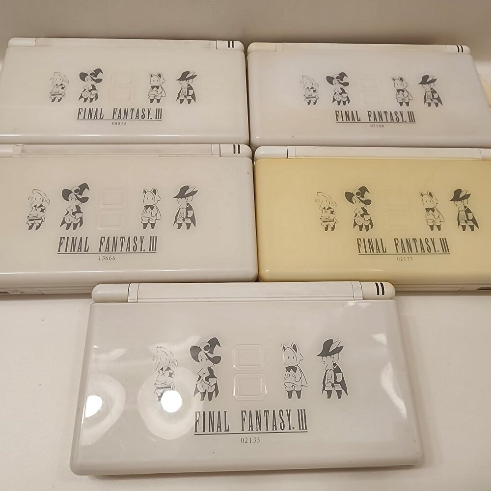 Authentic Nintendo DS Lite Console With Charger Final Fantasy III limited Editio